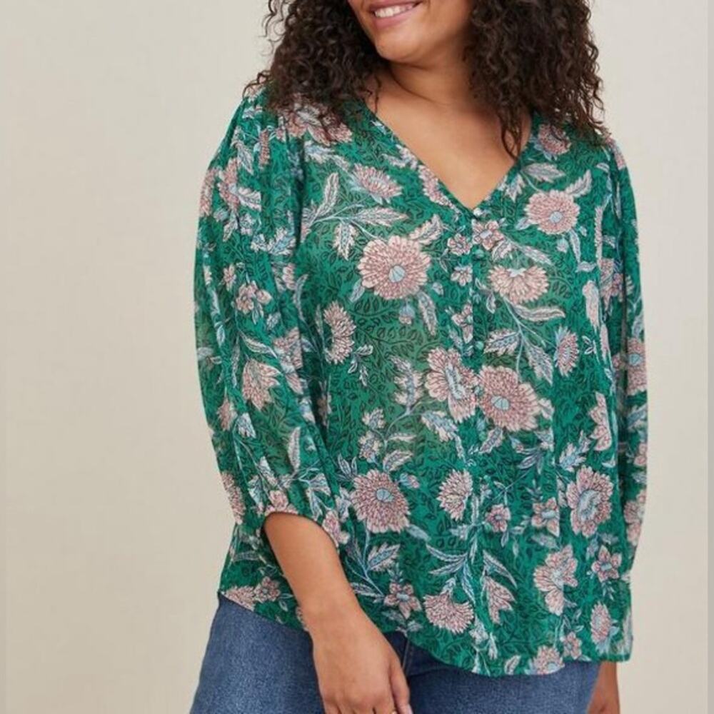 NWT Torrid Chiffon Lurex Flowy Lightweight Floral Blouse - Size 2